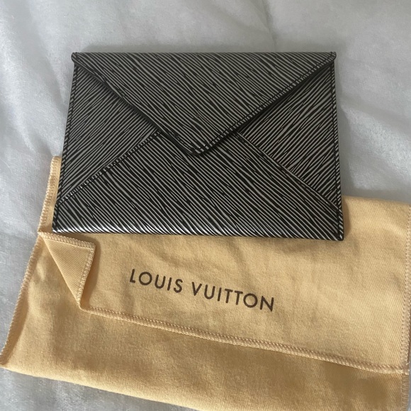 Louis Vuitton Kirigami Leather Snap Envelope Clutch - Picture 4 of 12